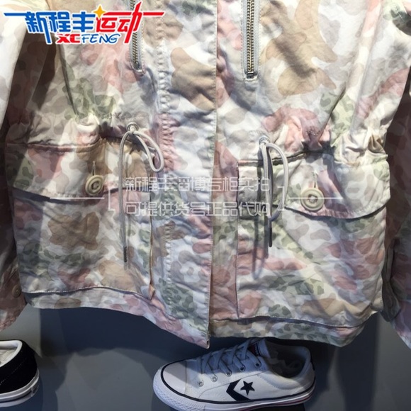 Converse WMNS camouflage print sports wind jacket - Picture 7 of 8